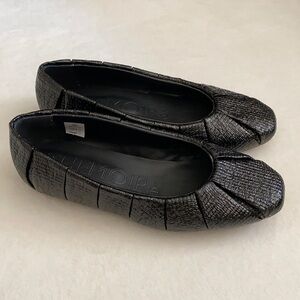 THEMOIRe | Elli Crinkled Vegan Leather Ballet Flats Quiet Luxury (EU 39/US 8.5)